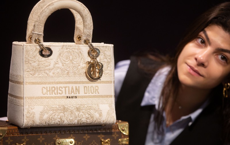 Brandul de lux Dior, acuzat de „sclavie modernă”, în Italia. Ce a dezvăluit o anchetă