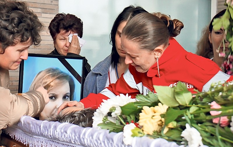 Rămânem fără eroi! După ce şi-a văzut colegele în sicriu, o asistentă SMURD a jurat că nu se mai urcă în elicopter