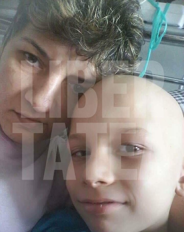 REPORTAJ/ Drama unei familii din Buzău: O mamă și mezinul ei, diagnosticați cu cancer. "Lumea pentru mine s-a oprit în loc" (GALERIE FOTO)