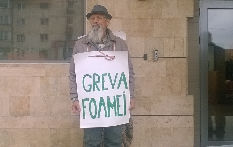 Greva foamei pentru o superstiție! Un bătrân din Botoșani refuză să își facă buletin pe motiv că... CNP-ul are 13 cifre!