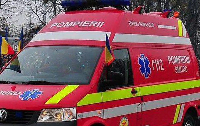 Elev de la aeorclubul din Mureș, grav rănit după ce a căzut cu paraşuta în incinta aerodromului