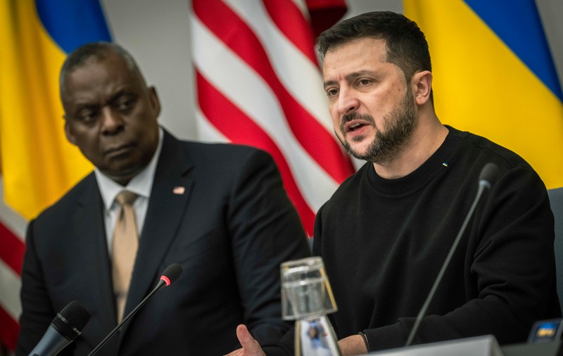 Volodimir Zelenski îndeamnă, de la Washington, Congresul SUA să „nu facă jocul lui Putin": „Este crucial ca politica să nu-i trădeze pe soldați"