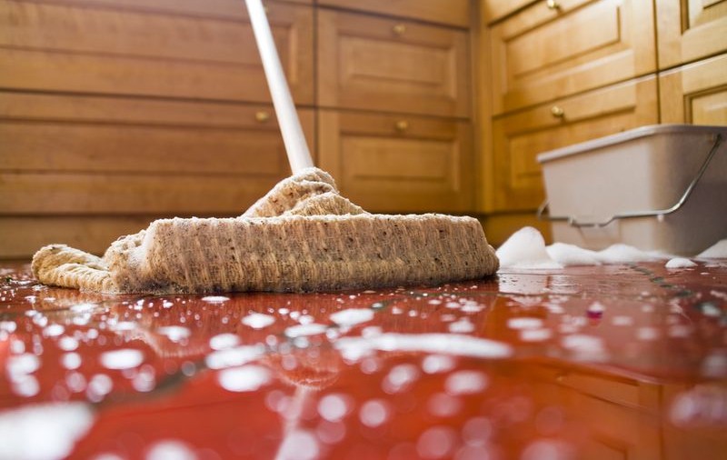 Reclamată la Poliţie pentru că îşi punea fiul să se spele şi să facă ordine
