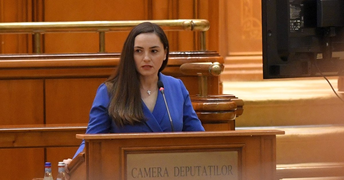 Anamaria Gavrilă a fondat Partidul Oamenilor Tineri (POT) în 2023, după ce a părăsit AUR