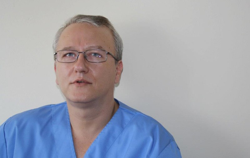 Un medic din Iași îi ironizează pe cei care se tem de coronavirus: ”Mă ofer voluntar să mă infectez”