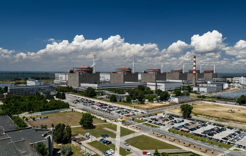 Centrala nucleară de la Zaporojie, decuplată și reconectată în repetate rânduri la rețeaua electrică, în ultimele două zile