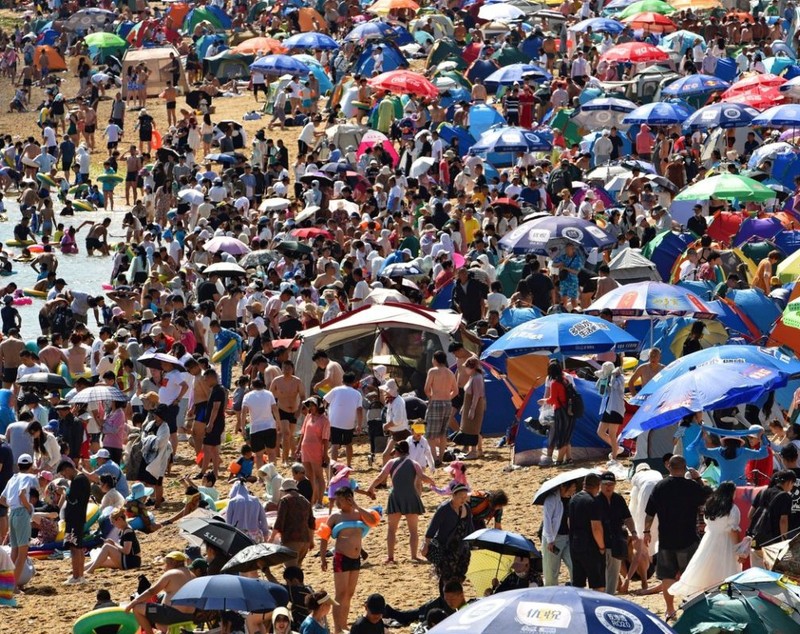 Valuri de căldură și ploi abundente în Asia. Oficialii spun că fenomenele extreme vor continua să afecteze cel mai populat continent al lumii