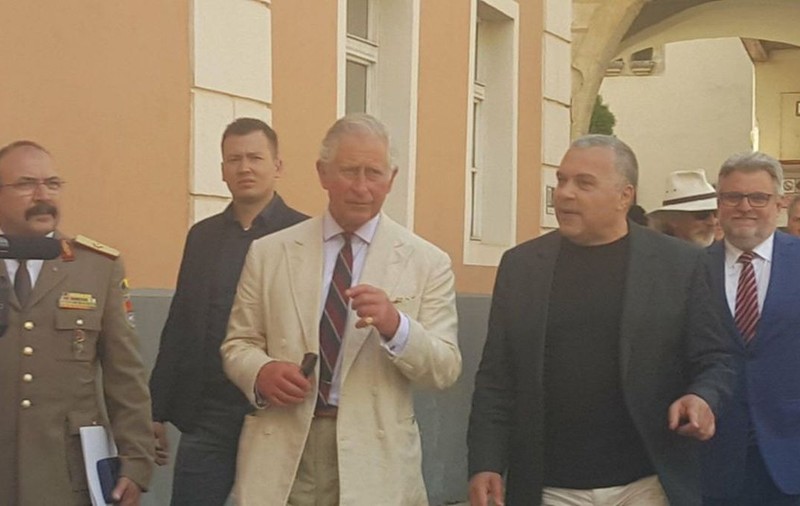 VIDEO/ Prințul Charles a fost încântat de vizita în Sibiu. Trebuia să stea 20 de minute, dar a rămas aproape două ore