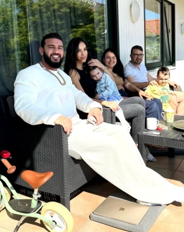 Unde a petrecut Dorian Popa Paștele cu iubita lui și Mamișor: „Au fost 3 zile magice, care s-au terminat foarte frumos”. Luni s-au întors în țară