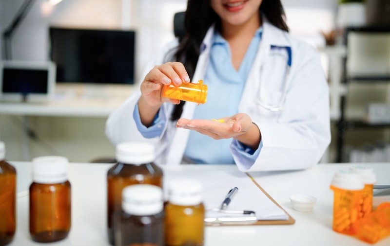 Ce cred oncologii români despre terapia experimentală care frânează cancerul pancreatic, testată în laborator