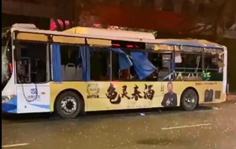 42 de răniţi şi un călător decedat, după explozia unui autobuz, în China
