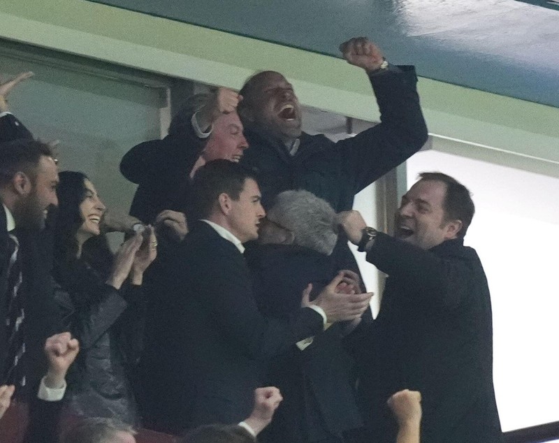 Cum a apărut prințul William în tribune la meciul dintre Aston Villa și Nottingham Forest. Unde a mers după fluierul final