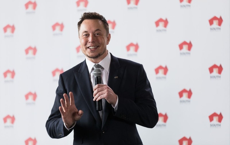 Elon Musk acuză un scafandru britanic, care i-a luat în râs submarinul, că este pedofil