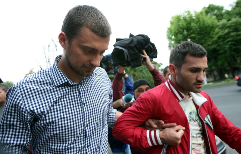 Tamaş a dat cu "subsemnatul" după ce a făcut prăpăd în scara blocului