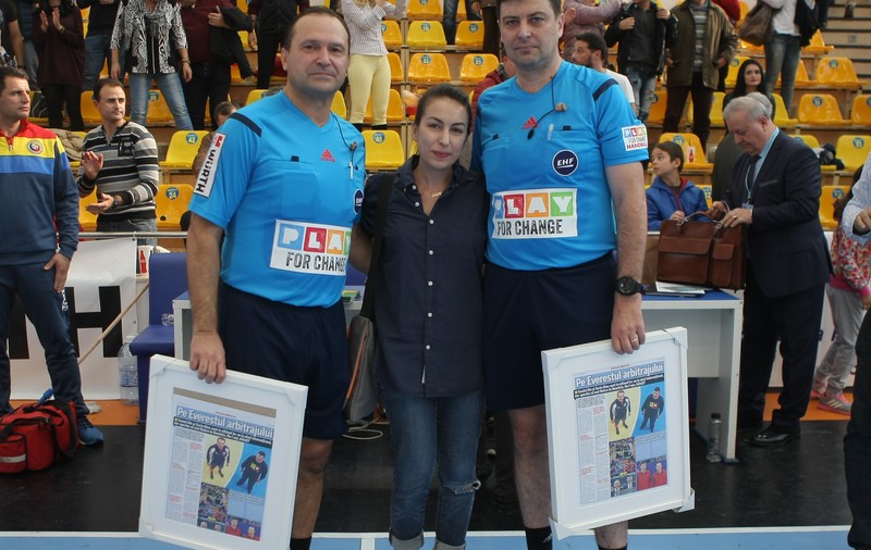 FOTO&VIDEO/ I wonder le-a făcut o surpriză imensă lui Constantin Din și Sorin Dinu, cei mai cunoscuți arbitri de handbal din România. Își serbează zilele de naștere, iar celebra brigadă se retrage din activitatea internațională