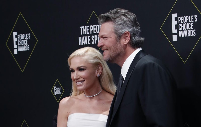 Video | Ce fac vedetele în izolare. Gwen Stefani l-a tuns pe Blake Shelton, în timpul unui interviu cu Jimmy Fallon