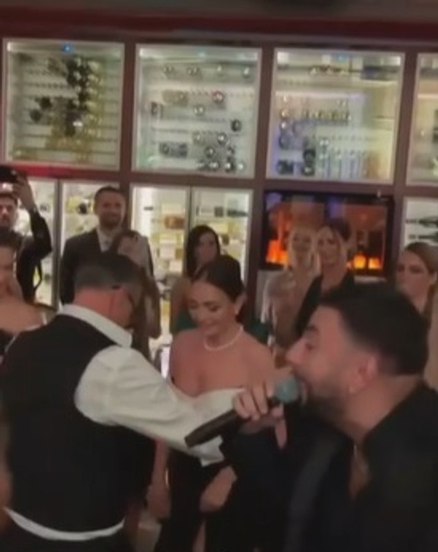 Botez de lux pentru băiețelul lui Laurențiu Reghecampf și al Corinei Caciuc. Ce s-a întâmplat la restaurantul unde a avut loc petrecerea