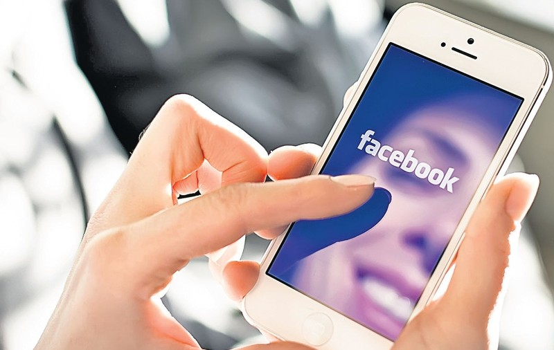 Noi probleme la Facebook. Utilizatorii se plâng că sunt scoși din cont și nu se mai pot loga