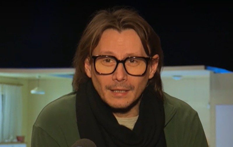 Marius Manole a explicat cum s-a accidentat pe scenă, în timpul spectacolului: „Așa mi-am rupt tot piciorul”. De ce nu ia o pauză pentru recuperare