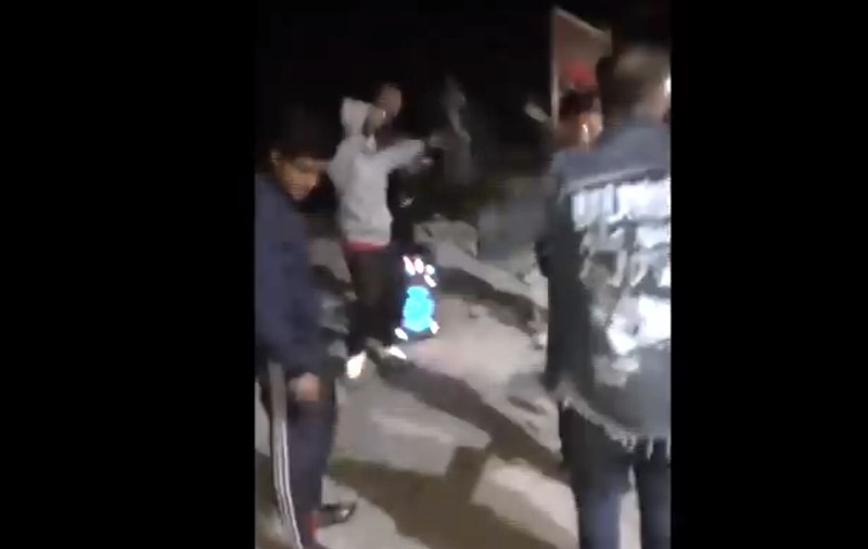 Petrecere în cimitir, în noaptea de Înviere, transmisă live pe Facebook. “Ce poate să ne facă, ne dă o amendă și asta e”