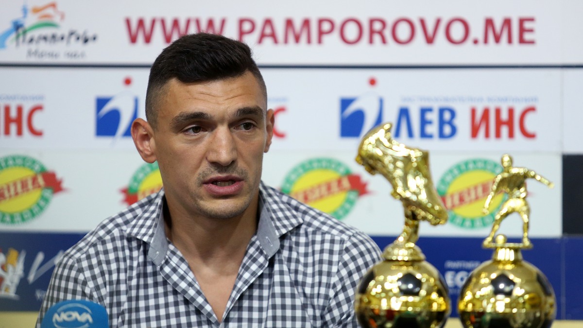 Claudiu Keșeru a primit titlurile de cel mai bun jucător şi de golgheter al campionatului de fotbal al Bulgariei