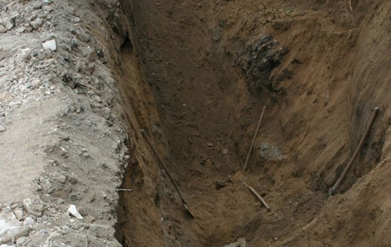 Tragedie la Murfatlar! Un muncitor a murit după ce a fost prins sub un mal de pământ