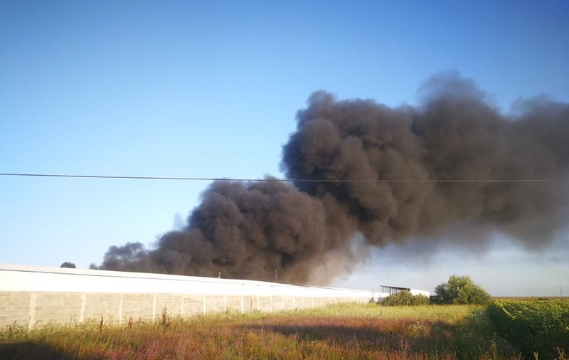 Incendiu la depozitul de deșeuri din Nojorid. Este al doilea incendiu în mai puțin de o lună