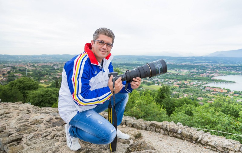 Povestea incredibilă a unui român în Italia | Dormea pe stradă într-o cutie de carton, acum e fotograf la National Geographic