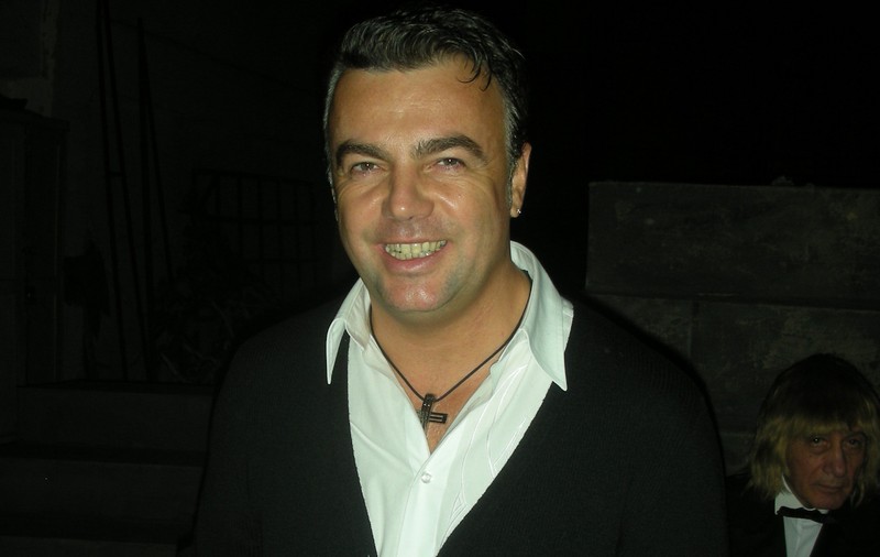 Nu ghicești cu cine va petrece Adrian Enache ”Ziua Îndrăgostiților”. Fuge în Canada!