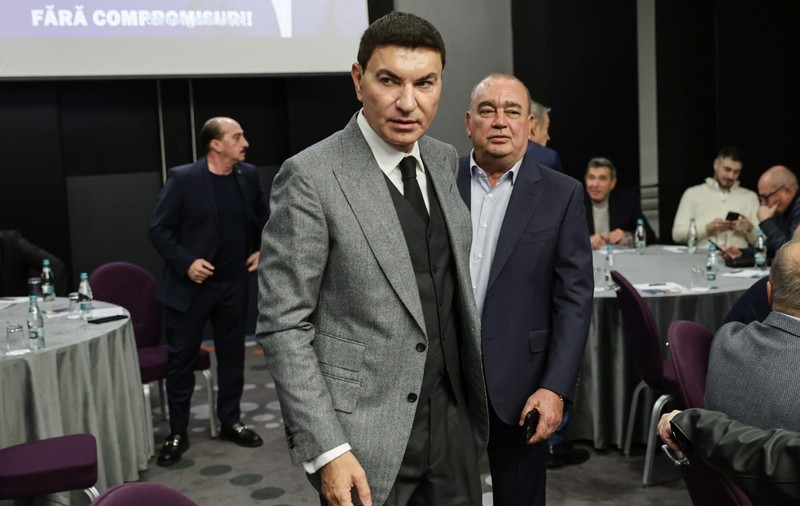 Cristi Borcea, apariție fabuloasă la evenimentul de lansare a candidaturii lui Gigi Nețoiu, pentru Primăria Capitalei. A purtat un ceas de peste 100.000 de euro