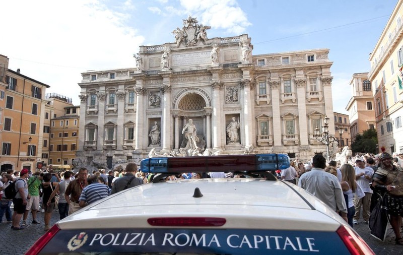 Italia, vandalizată de turiști după pandemie: „Fură gondole, fac surfing în situri protejate, au intrat cu mașina pe Treptele Spaniole”