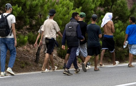 Sondaj BOMBĂ în Marea Britanie! Românii, printre naționalitățile pe care britanicii le vor cel mai puțin