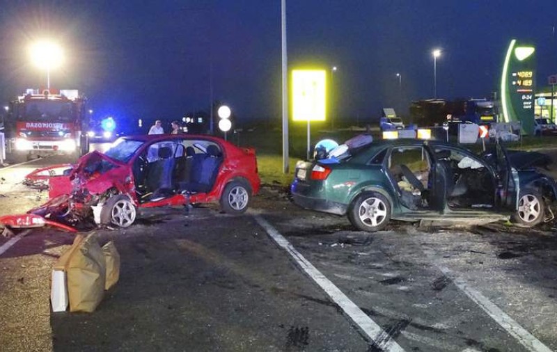 (FOTO) Familie de români, implicată într-un grav accident rutier în Ungaria, soldat cu 3 morți. Printre victime: copilul în vârstă de 5 ani