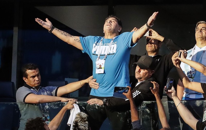 Cine va fi noul selecționer al Argentinei. Maradona se oferă să antreneze gratis naționala ”pumelor”