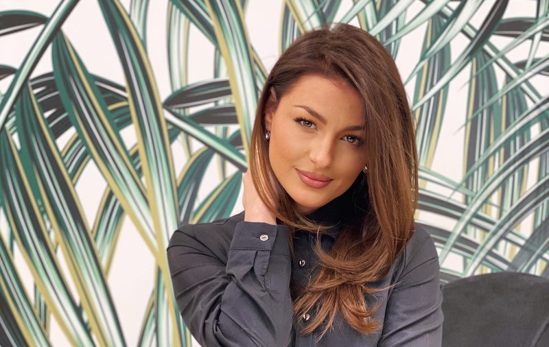 Elena Marin, fostă concurentă la „Survivor România”, a fost cerută în căsătorie de iubitul ei, în direct „La Măruță”