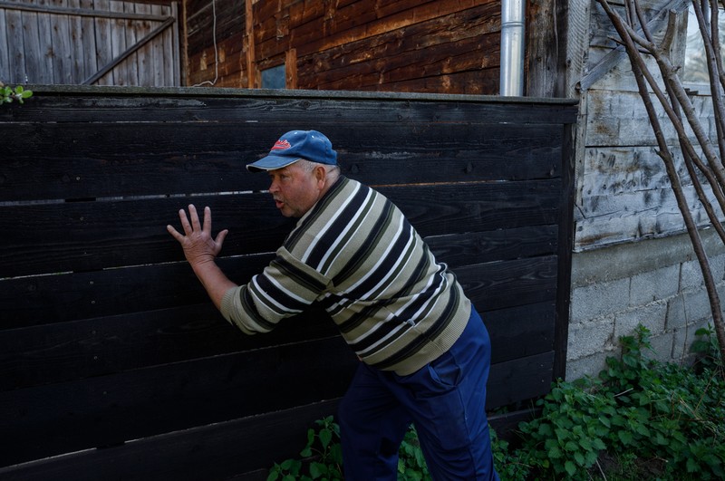 Ferencz Gabor povestește cum a sărit ursul gardul și i-a atacat animalele