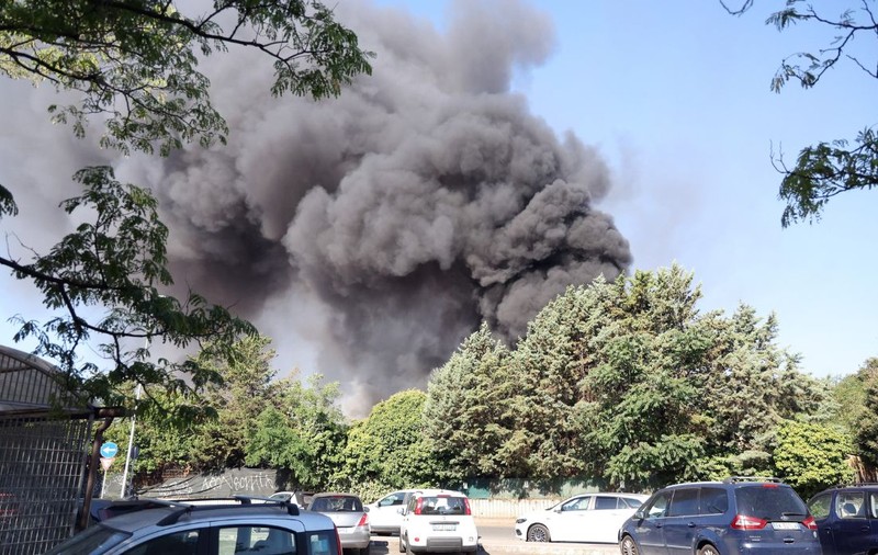 A explodat o benzinărie, la Roma. Mai multe persoane au fost grav rănite