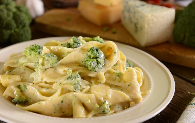 Ce este sosul gorgonzola și cum se prepară. Rețetă de sos gorgonzola