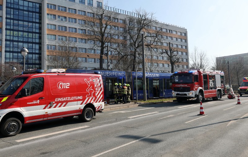 Femeie incendiată într-un tramvai, în miezul zilei, în Germania. Suspectul a fugit și este căutat de poliție în tot orașul