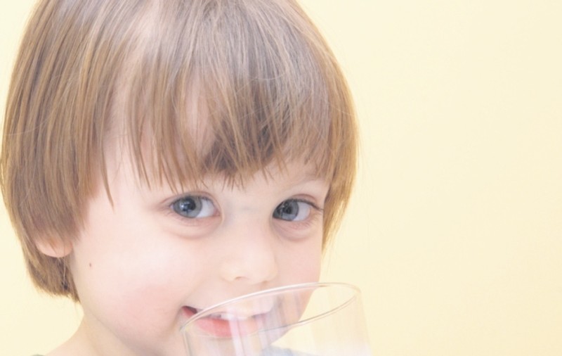 Lactatele pot «fura» din calciul copilului tău
