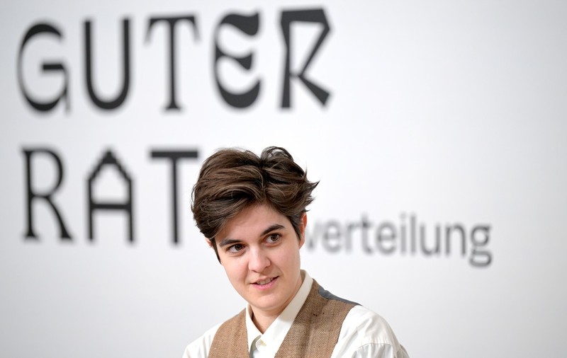 O tânără din Austria a cerut sprijinul unui grup de cetățeni pentru a decide cum să împartă averea de milioane de euro pe care a moștenit-o