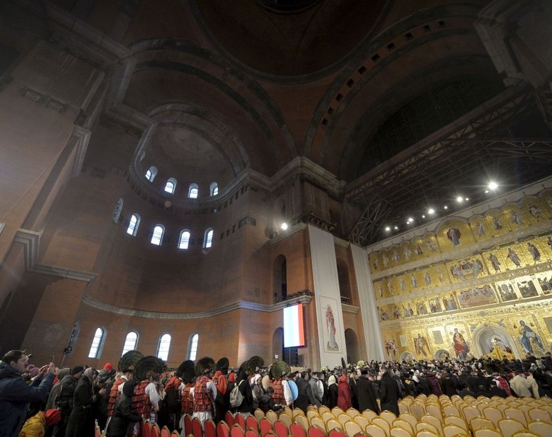 FOTO | Imagini din interiorul Catedralei Mântuirii Neamului. Patriarhul Daniel spune „este totuşi mică în raport cu populaţia credincioşilor care sunt afară”