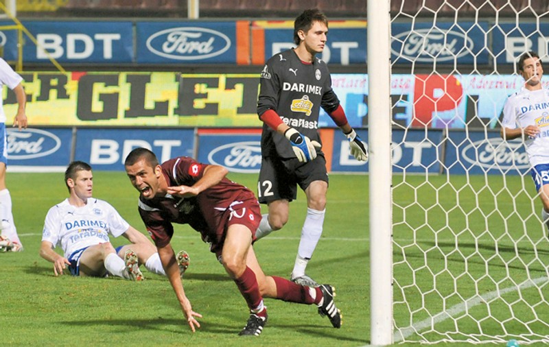 Bistriţa - Rapid 1-3, fără emoţii
