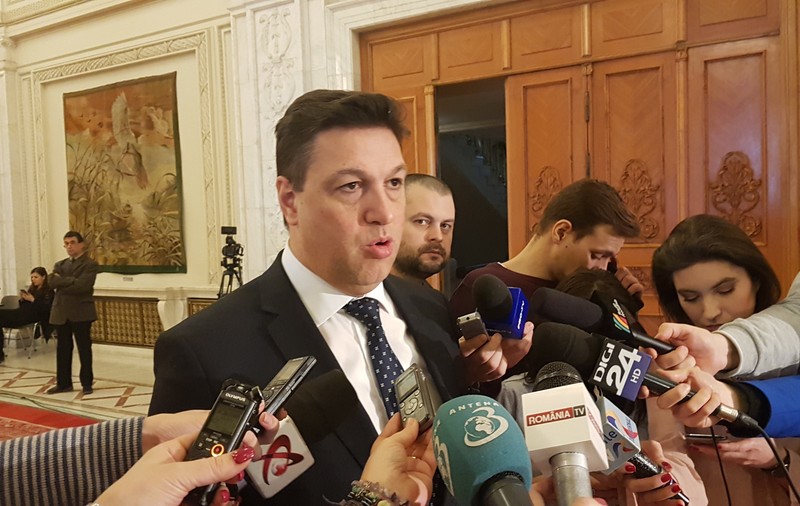 Şerban Nicolae, despre rezultatul referendumului: "O victorie a homosexualilor. De ieri, dispoziţiile Codului Civil ce definesc căsătoria între bărbat şi femeie sunt susceptibile de neconstituţionalitate"