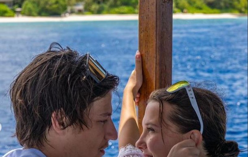 Millie Bobby Brown și Jake Bongiovi s-au logodit, după doi ani și jumătate de relație