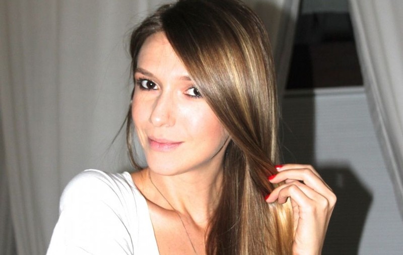 INTERNETUL IA FOC! ADELA POPESCU, ABIA IEŞITĂ DE LA DUŞ! 