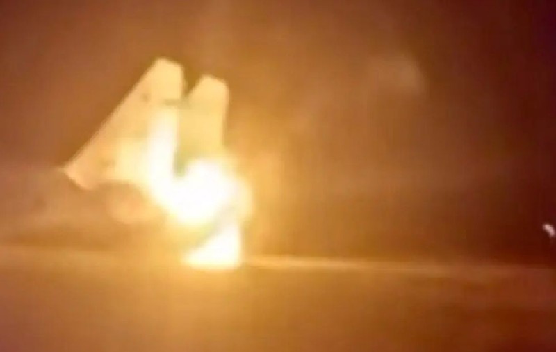 Un avion de vănătoare Su-27 rusesc, incendiat de rezistența anti-Putin chiar pe teritoriul Rusiei