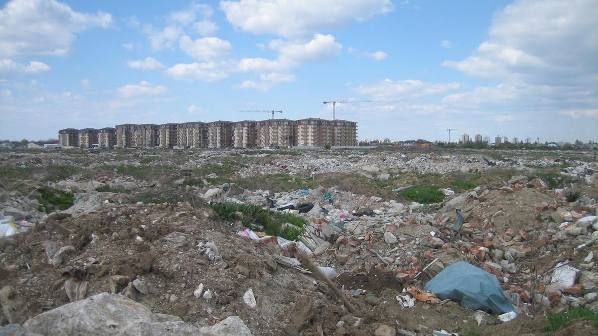 Cel mai poluat teren din București