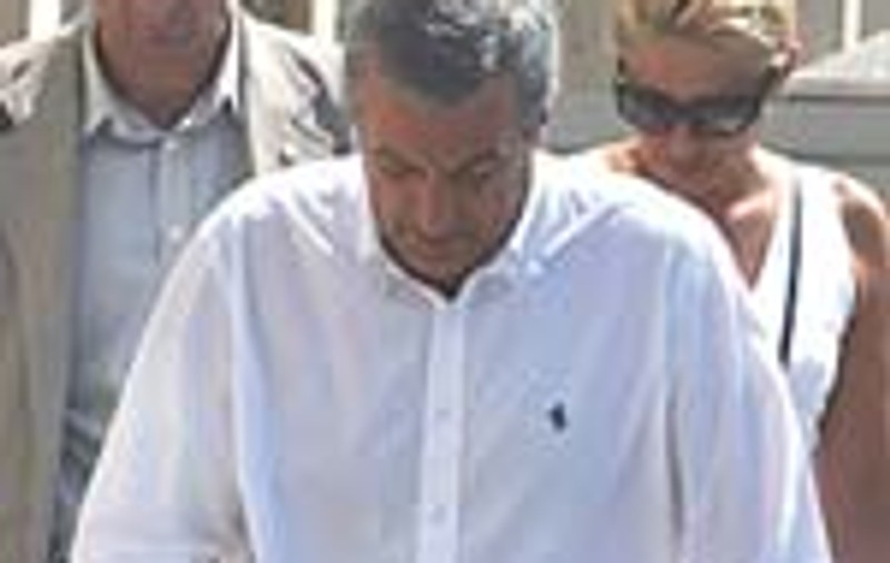 Tariceanu, consultat de medicii francezi