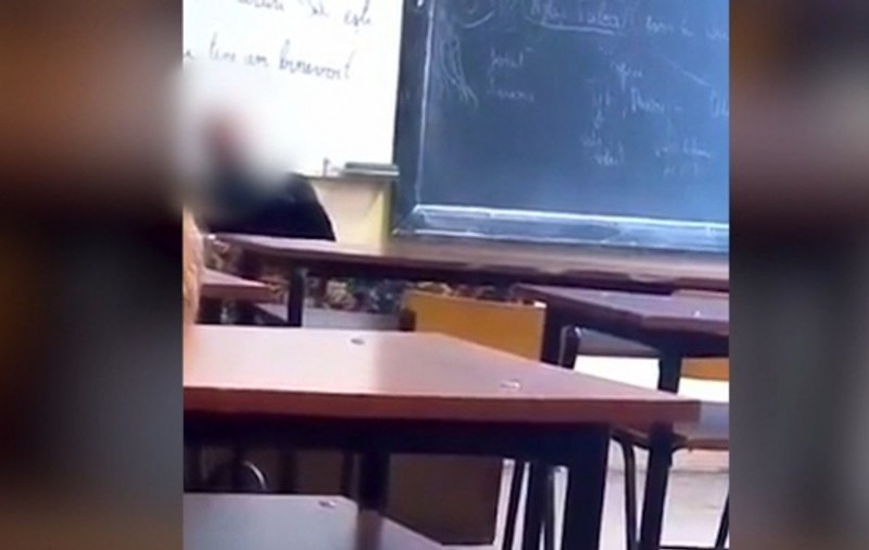 Vicar eparhial: Mitropolia Ardealului și ISJ Sibiu anchetează cazul profesorului acuzat că s-a masturbat în fața elevilor